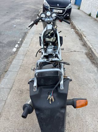 Aprilia Réplica 125 síntesis