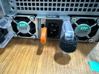 Servidor Dell Poweredge R740 Xeon Gold/48GB/33TB