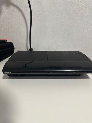 Consola PS3 Super Slim 500GB + 2 Mandos