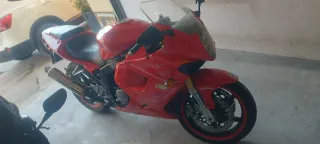 Hyosung GT 125 R Roja Deportiva