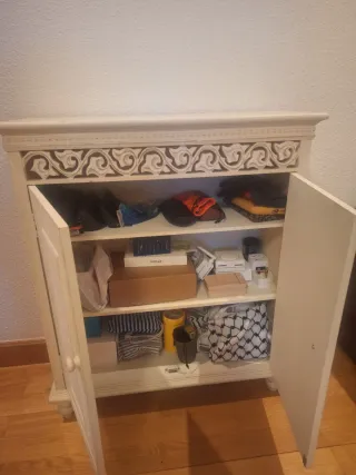 Mueble de entrada blanco con espejo a juego