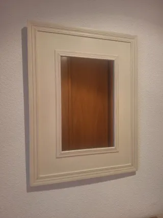 Mueble de entrada blanco con espejo a juego