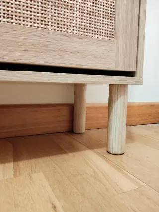 Zapatero recibidor de madera y ratán