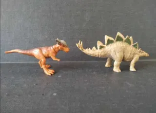Lote 4 dinosaurios Jurassic World PVC