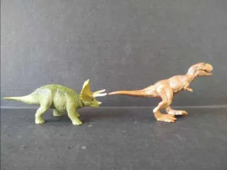 Lote 4 dinosaurios Jurassic World PVC