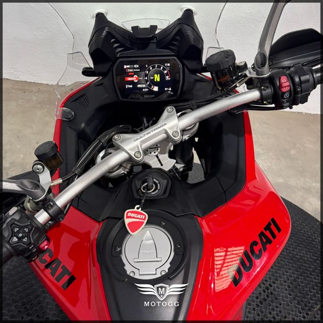 DUCATI MULTISTRADA V2 S - del 2025, con 4.562 km