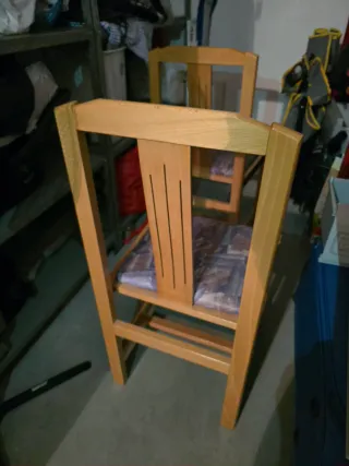 2 Sillas de Madera con Tapizado