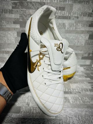 Botas Nike Ronaldinho Oro Talla 43