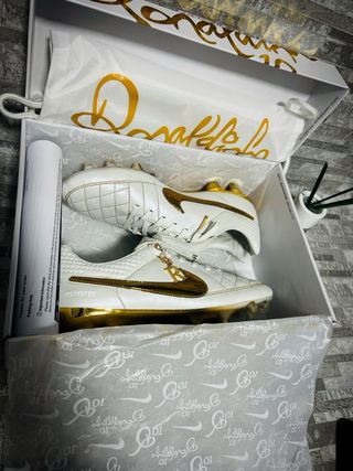 Botas Nike Ronaldinho Oro Talla 43