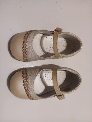 Zapatitos niña vestir beige número 21