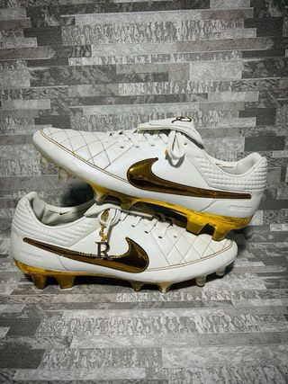Botas Nike Ronaldinho Oro Talla 43