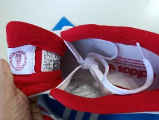 Zapatillas Adidas Blancas y Rojas