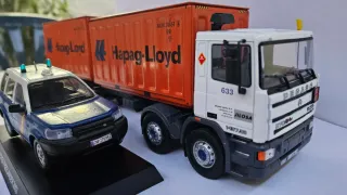 Camion Pegaso + coche Policia