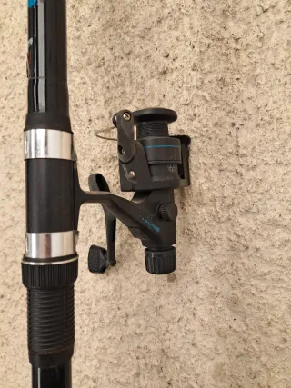 Caña de pescar con carrete