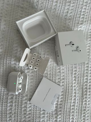 Auriculares Apple AirPods Pro (segunda generación)