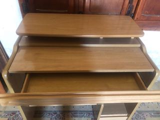 Mesa de ordenador de madera