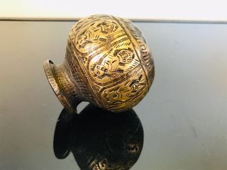 Conjunto de dos jarras indias especiales de cobre