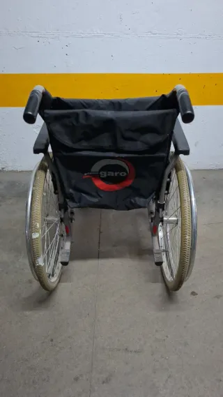 Se REGALA silla de ruedas.