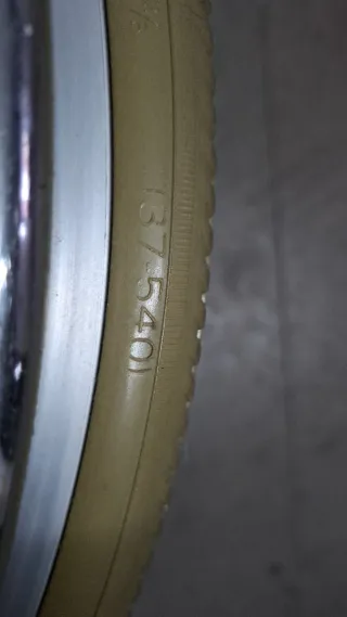 Se REGALA silla de ruedas.