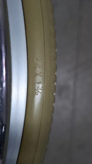 Se REGALA silla de ruedas.