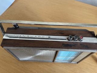 Radio Vanguard Vintage Marrón y Plata