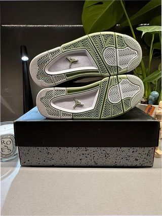 Jordan 4 Retro Seafoam Talla 39