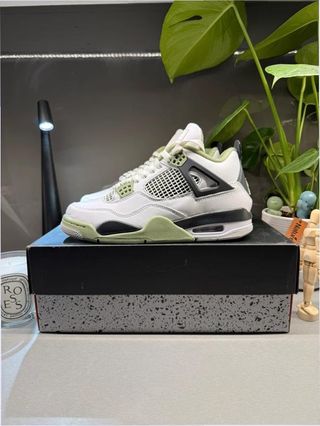 Jordan 4 Retro Seafoam Talla 39