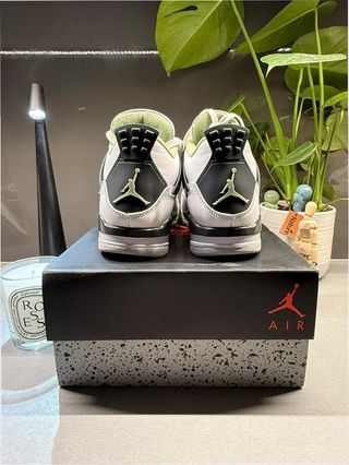 Jordan 4 Retro Seafoam Talla 39