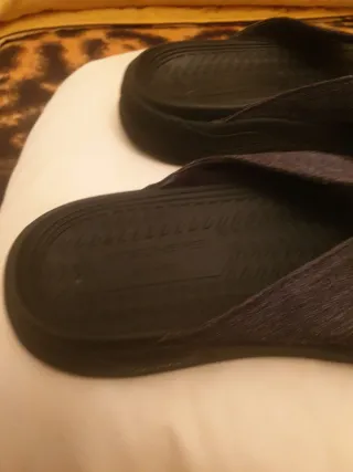 Sandalias Skechers Negras y Grises