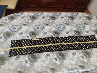 BUFANDA NEGRA CON LUNARES