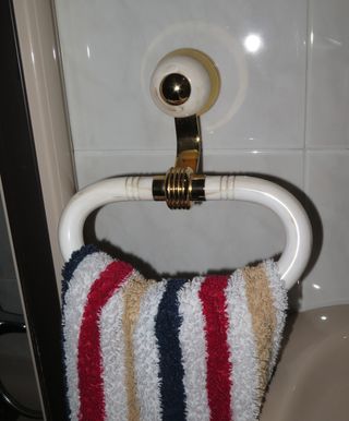 Accesorio Baño Dorado