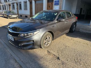 Por 186€ mes KIA Optima 1.7 CRDi VGT Business141CV