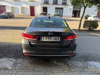 Por 186€ mes KIA Optima 1.7 CRDi VGT Business141CV