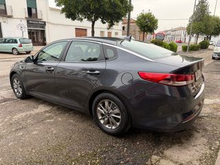 Por 186€ mes KIA Optima 1.7 CRDi VGT Business141CV