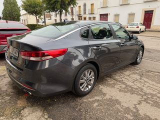 Por 186€ mes KIA Optima 1.7 CRDi VGT Business141CV