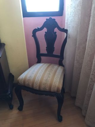 Conjunto Muebles Isabelinos: Sofá, Sillones y Mesa