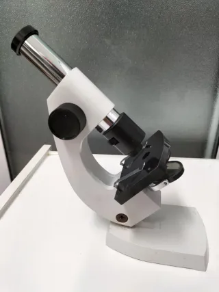 Mikro Labor Set - Microscopio Infantil 600 aumento