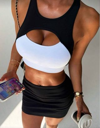 Sujetador deportivo negro y blanco