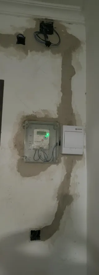 Se realizan trabajos eléctricos y multifuncion