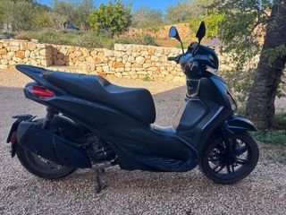 Piaggio Beverly 300 HPE 2022 - Buen estado.