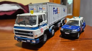 Camion Barreiros + coche Policia