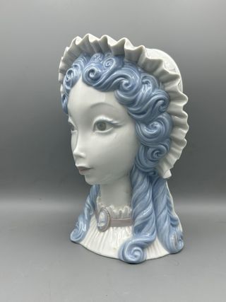 REF: 01004686 “CABEZA DAMITA CON COFIA” LLADRÓ