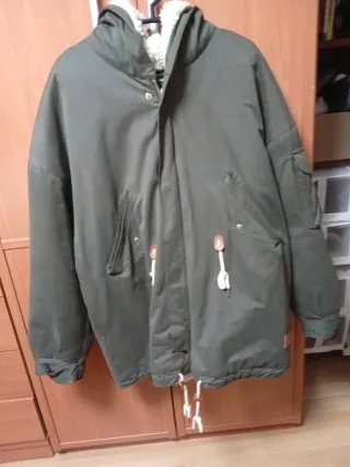 Abrigo Zara verde forro borreguito Talla M