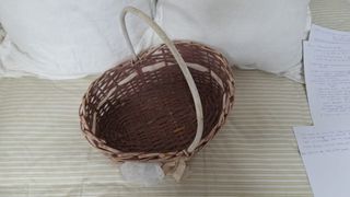 Cestas de mimbre y yute variadas