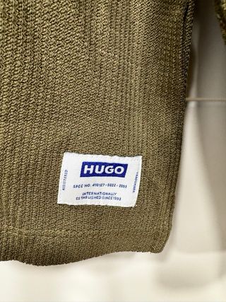 Nueva Camiseta de manga larga original HUGO - M