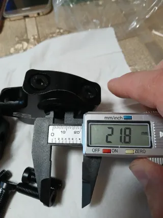Elevadores Manillar Moto CB1000R Negro 22mm