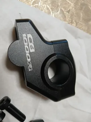 Elevadores Manillar Moto CB1000R Negro 22mm