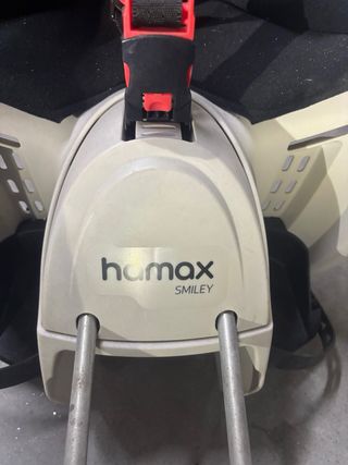 Silla Portabebés Hamax Smiley Negra y gris.