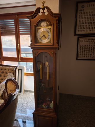 Conjunto Tresillo + 2 Mesas + Reloj