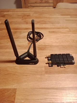 Tarjeta Red Asus Archer T6E con Antena